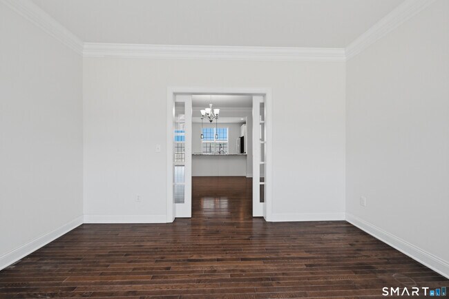 Building Photo - 15 Moorland Dr