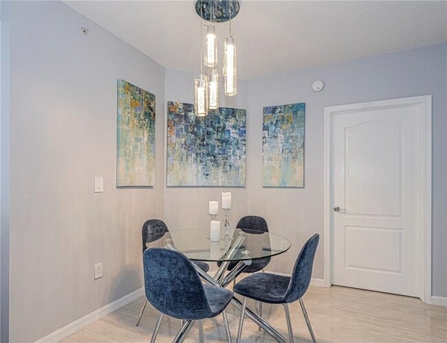 Building Photo - 5080 Fairways Cir