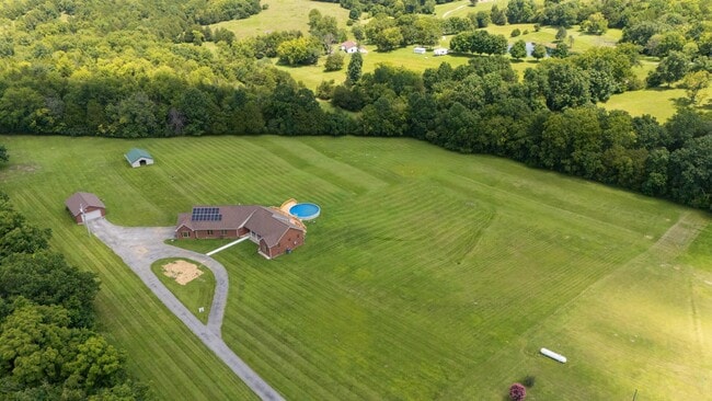 Building Photo - 1221 Hawthorne Ln