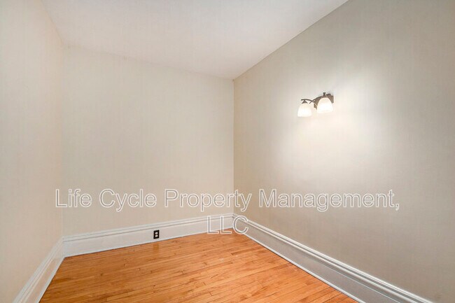 Building Photo - 354 Richard Terrace SE