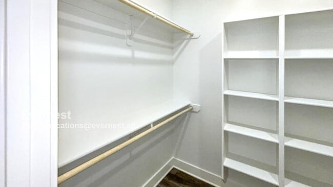 Building Photo - Lovely 3-Bedroom Home in a Peaceful Neighb...