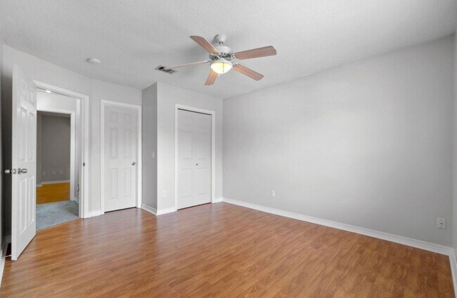 Building Photo - 1810 Hurlburt Rd