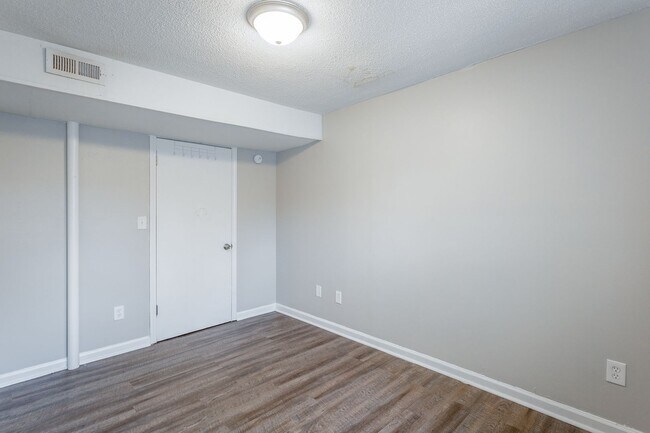 Building Photo - 5221 Old Trail