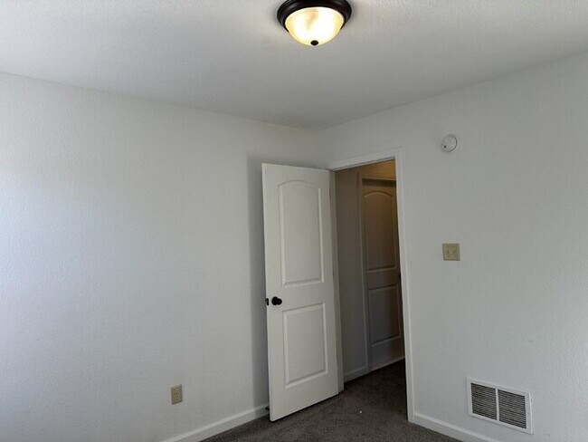 Building Photo - 321 Switchgrass Cove