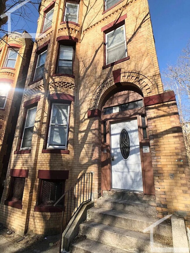 Building Photo - 127 Cedar St