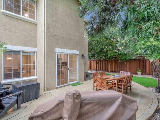 Building Photo - 3-Bed Bright Morgan Hill Home in a Desirable Neighborhood