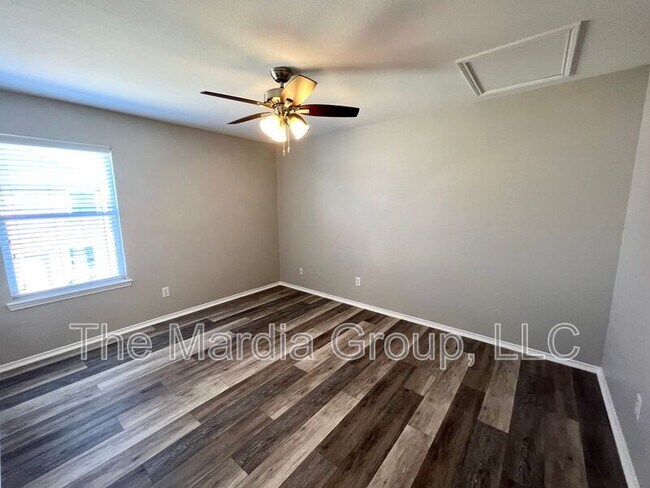 Building Photo - 8928 Belvedere Dr