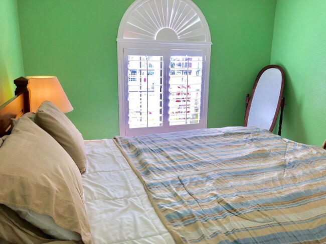 Building Photo - Gorgeous Furnished Oasis in Las Vegas Avai...
