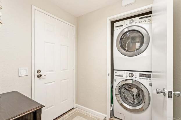 Building Photo - 7400 Altiva Pl