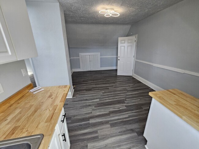 Building Photo - 12405 Signet Ave