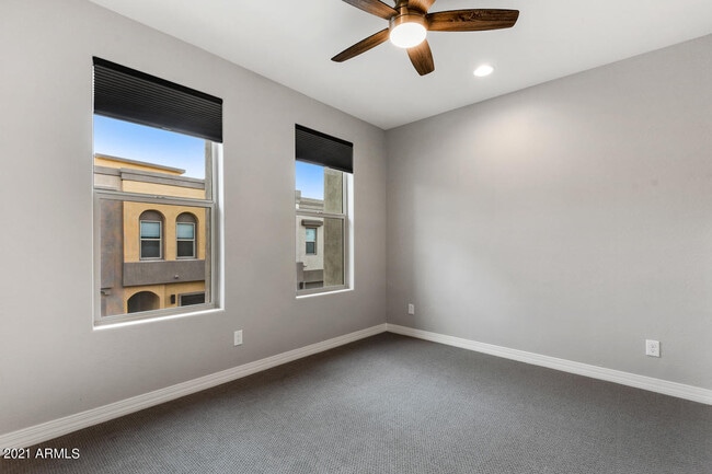 Building Photo - 7440 E Via De Luna Dr