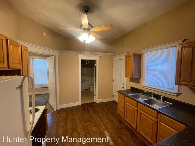 Building Photo - 3 br, 1 bath House - 1530 N National Ave