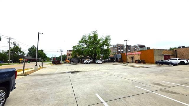 Building Photo - 145 N Kealy Ave