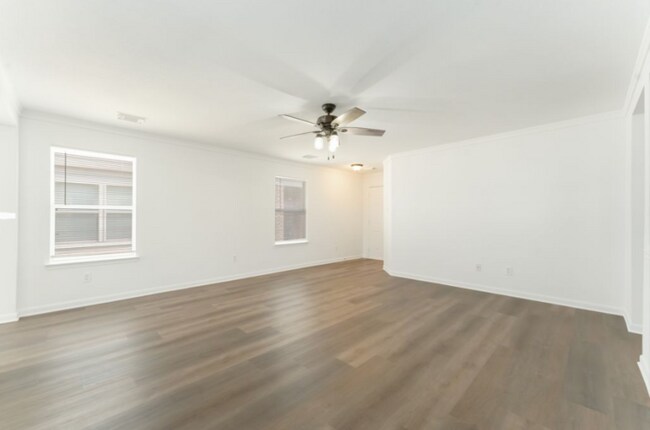 Building Photo - Stylish 3-Bedroom, 2-Bath in a Vibrant Spr...