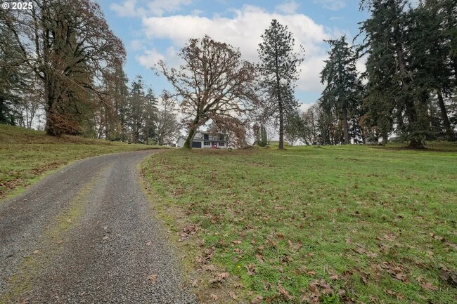 Building Photo - 3bedroom 2bath House