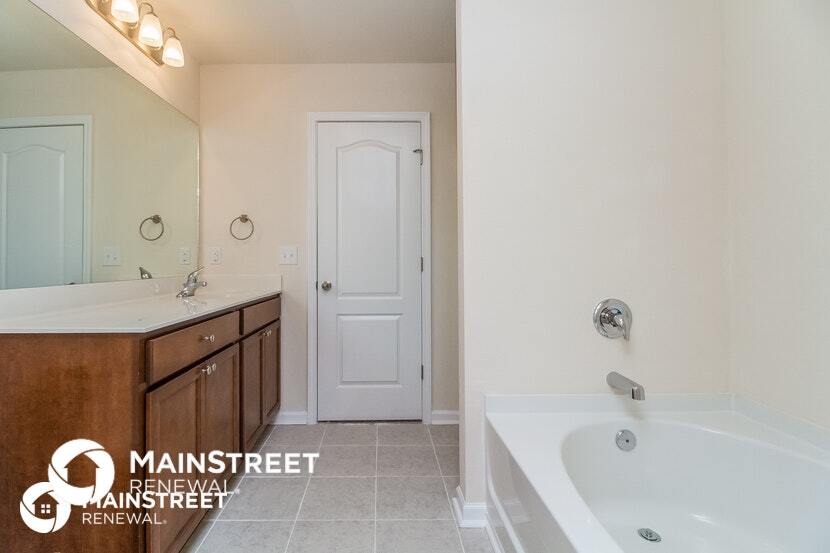 Building Photo - 2311 Bee Hive Dr