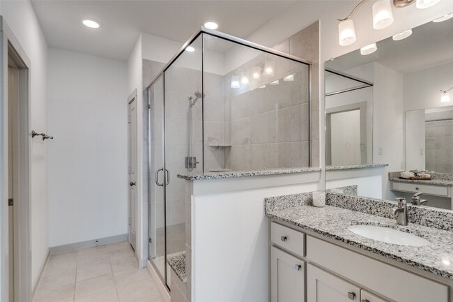 Building Photo - 1423 Lamb Dr