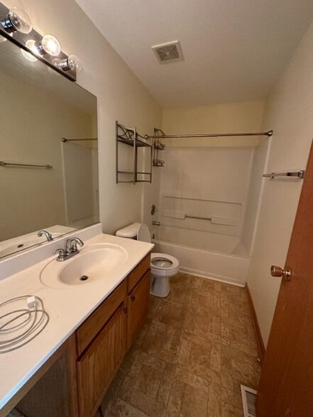 Building Photo - 478 Brookside Dr
