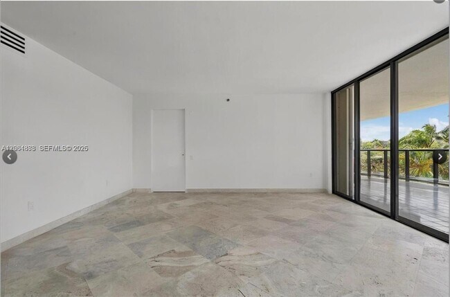 Building Photo - 2575 S Bayshore Dr