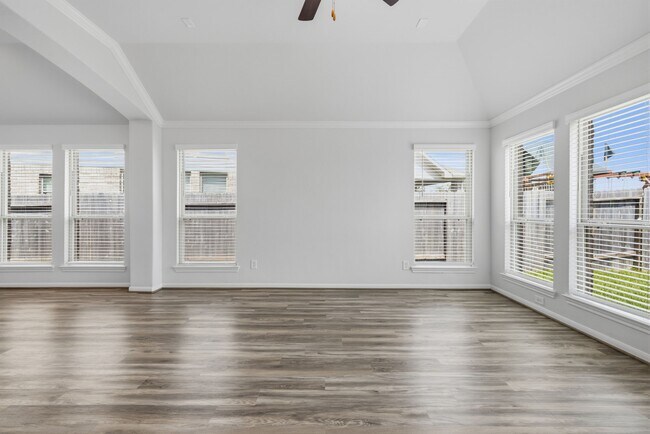 Building Photo - 31115 Albany Brook Ln