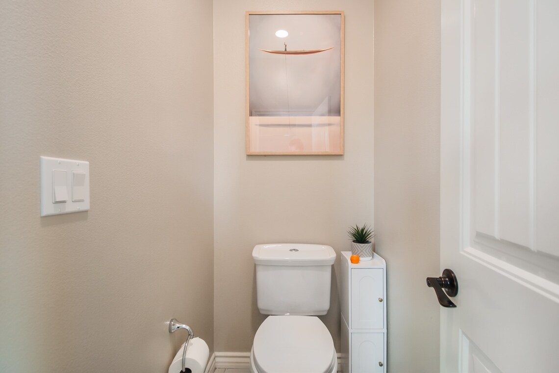 Primary Bathroom - 29048 W Hills Dr