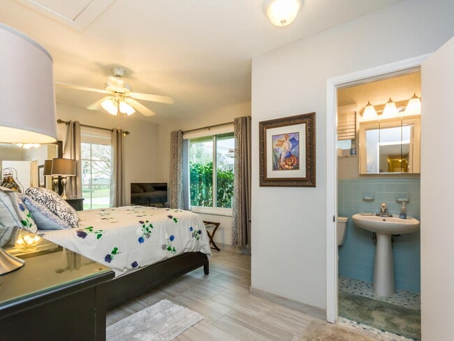 Building Photo - 4930 NE 27th Ave