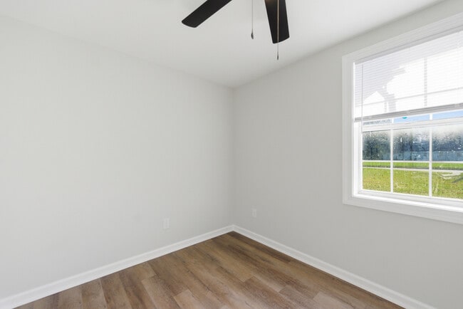 Building Photo - 4308 Roanoke Ave