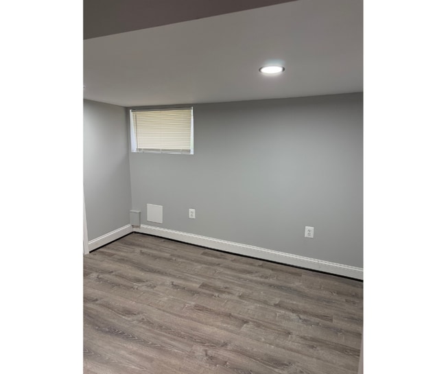 Building Photo - 1106 N Lakewood-1A AVAILABLE $650 1A