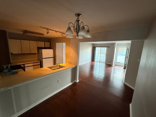 Building Photo - 310 Heather Croft