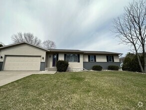 Building Photo - Bedroom For Rent in Desirable Neighborhood...