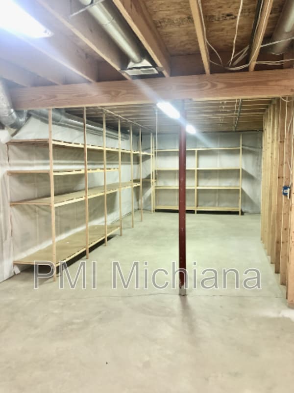 Building Photo - 51880 Courtland Dr
