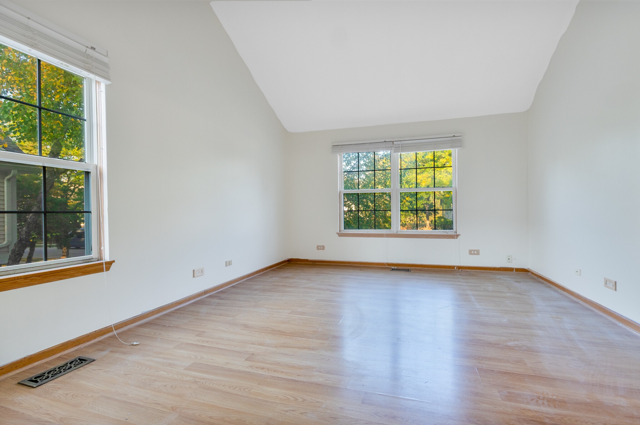 Building Photo - 992 Manchester Cir