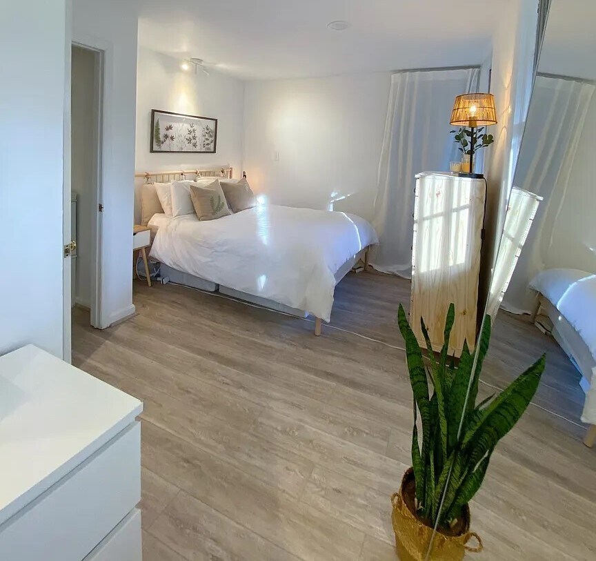 Building Photo - 404 New Jersey Ave SE