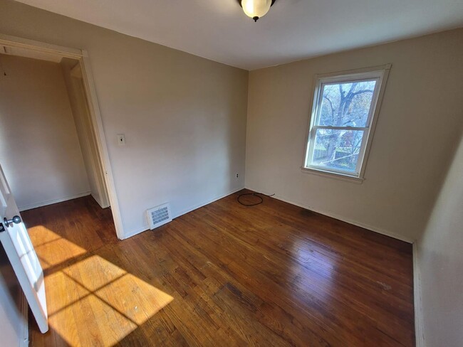Building Photo - 267 E 250th St