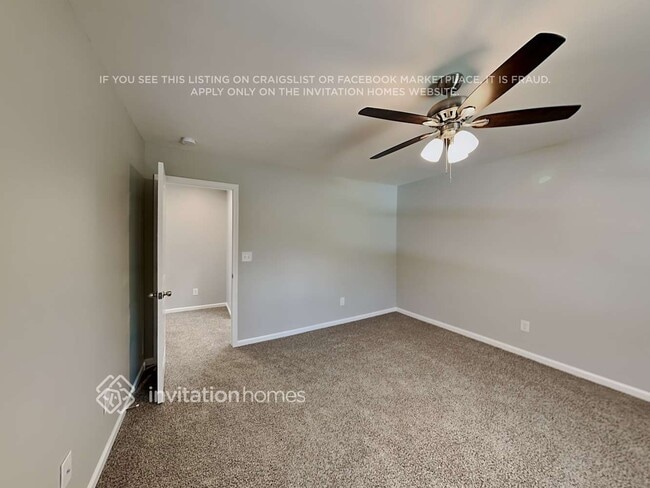 Building Photo - 903 Mathis Ave
