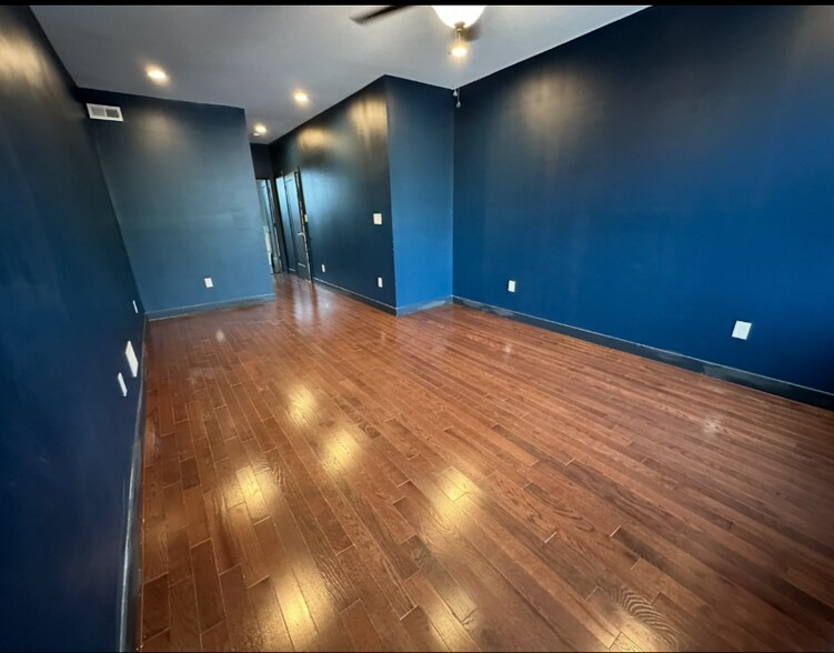 Building Photo - 2711 Latona St