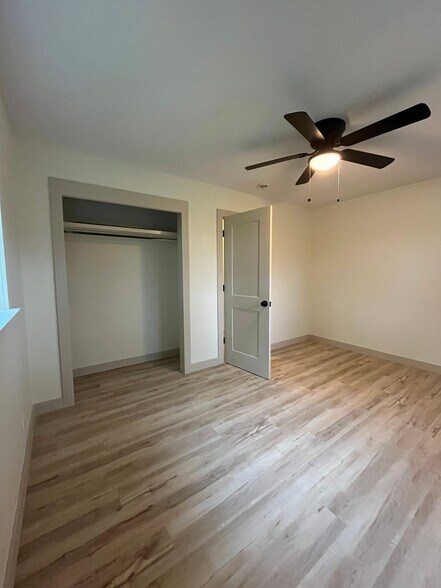 Building Photo - 1428 S Pickwick Ave