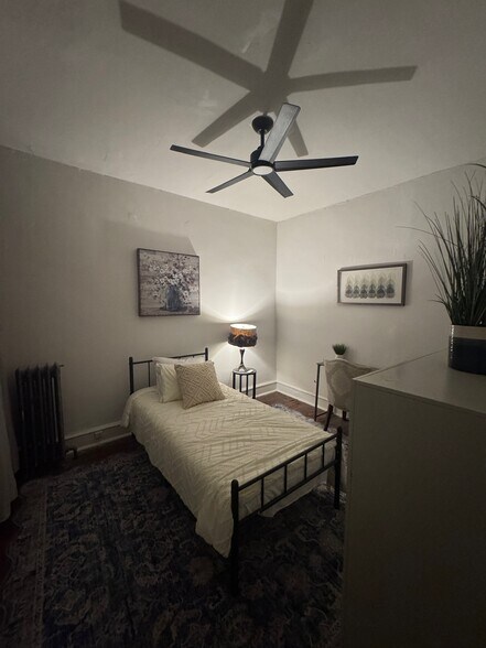 Building Photo - 5409 Walnut St