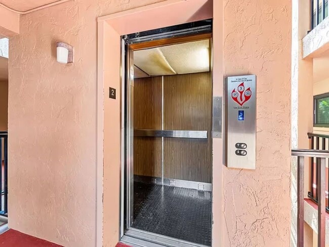 Building Photo - 3700 S Osprey Ave