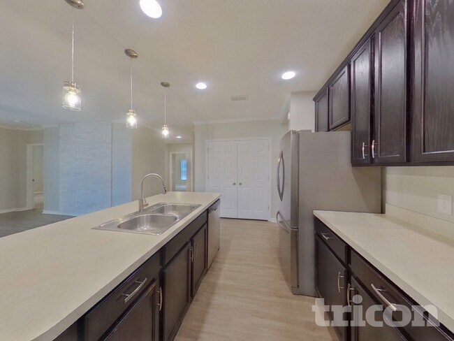 Building Photo - 1266 Stratton Ave