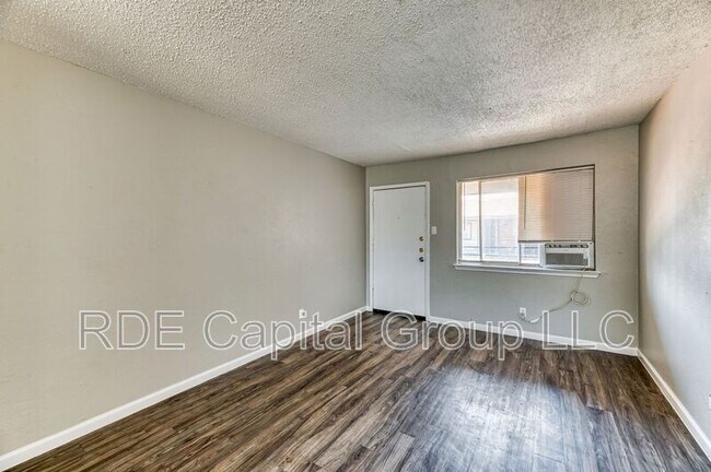Building Photo - 5315 Columbia Ave