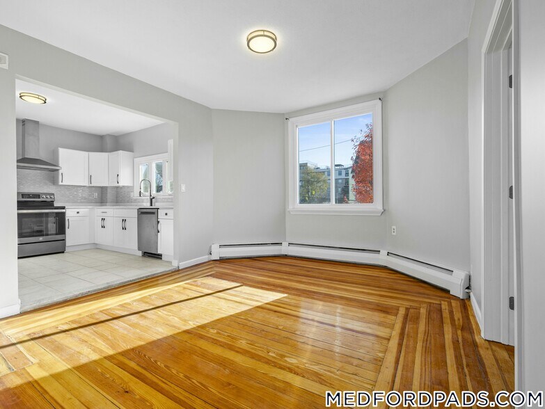 Building Photo - 42 William St