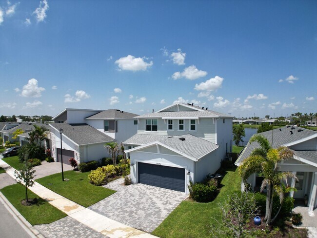 Building Photo - 10696 SW Estella Ln