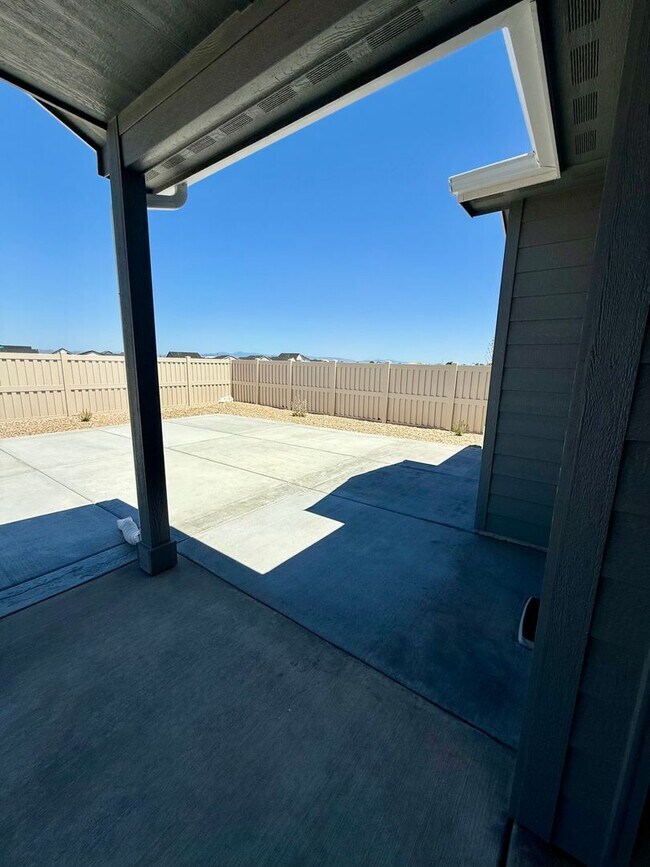 Building Photo - Welcome home! 4 bed 2 bath in Caldwell Idaho