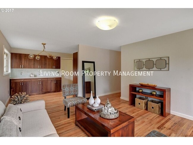 Building Photo - 11826 NE Sacramento St