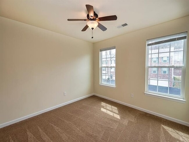 Building Photo - 261 Broadstone Dr