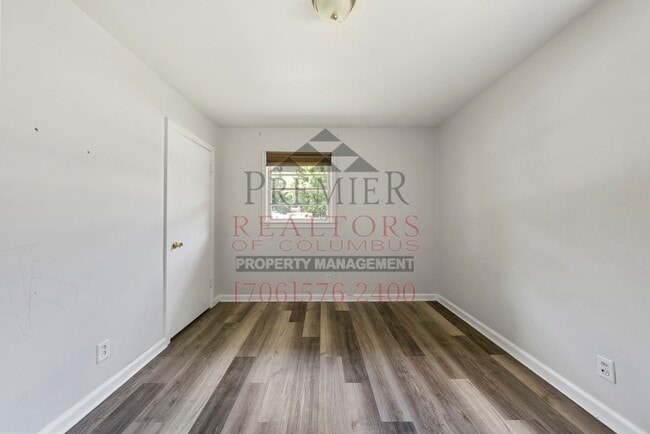 Building Photo - 2112 Lamore St