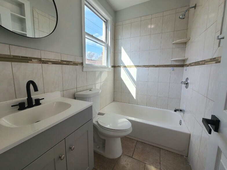 Building Photo - 539 Scotland Rd