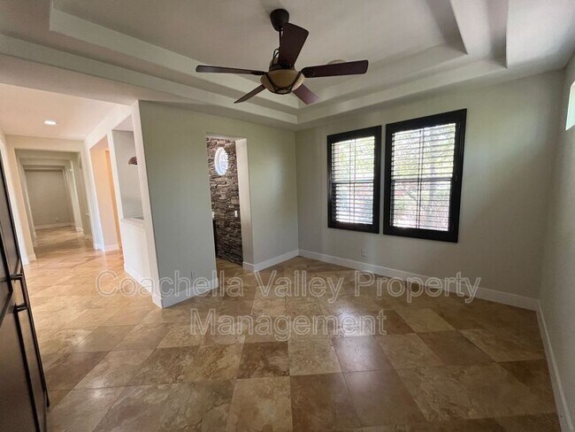 Building Photo - 135 Tesori Dr