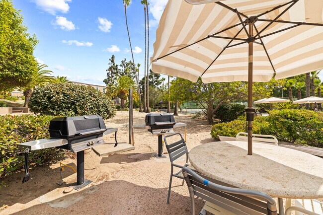 Building Photo - 3050 Rue D’Orleans